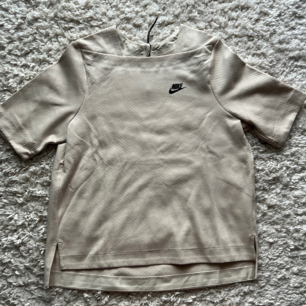 Nike Tech shirt